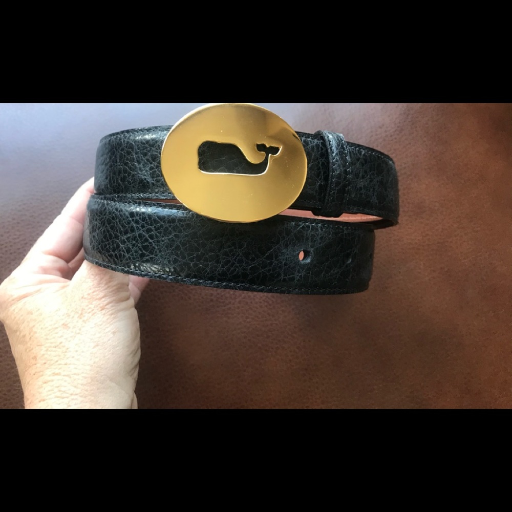 Vineyard Vines logo belt